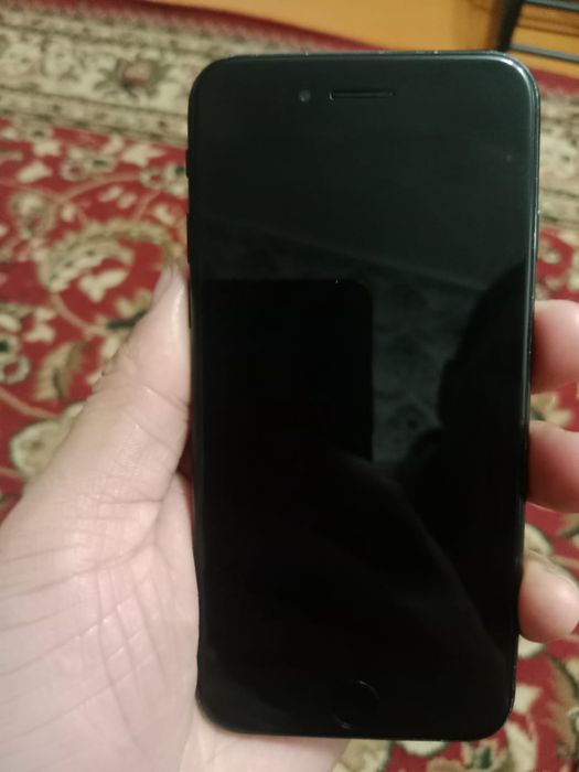 Телефон Apple  SE2