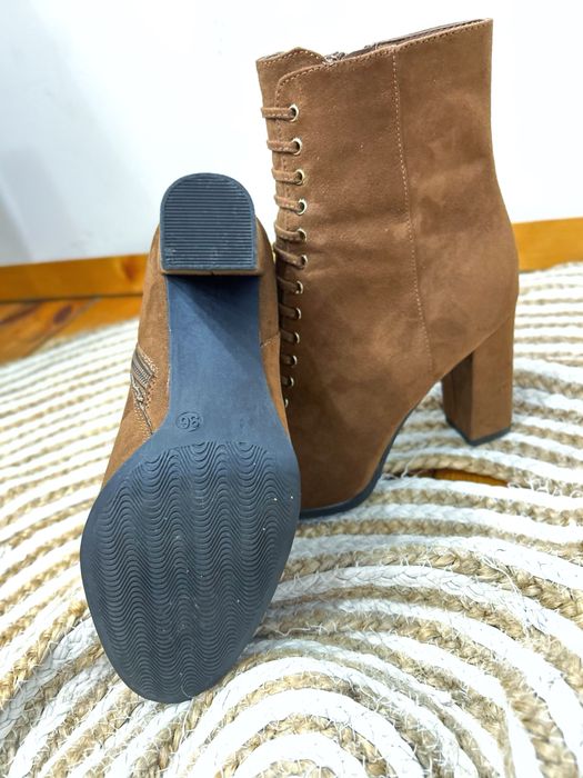 Боти,без забележка,номер 36