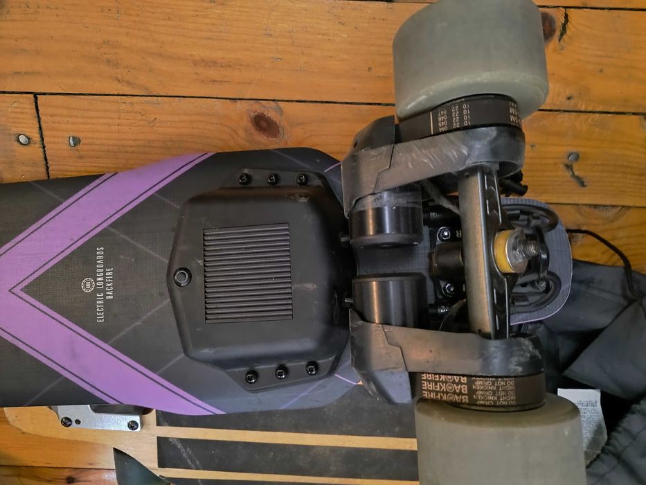 Продавам малко ползван електрически лонгборд