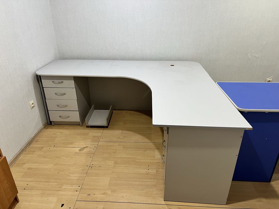 Продам офисную мебель
