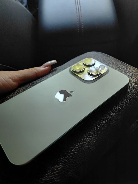 iPhone 15 Pro 256GB Natural Titanium