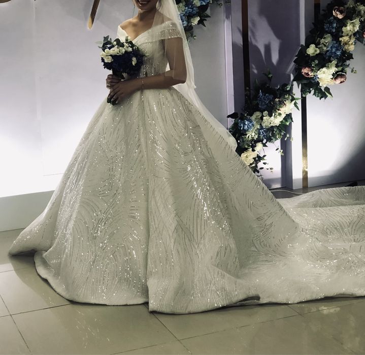 Свадебное платье