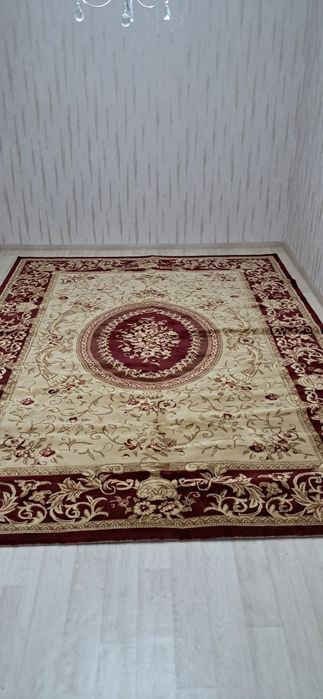 Продам ковёр новый