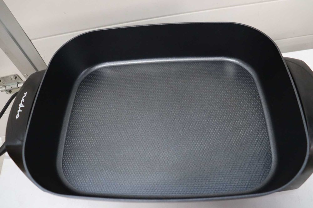 NEDIS Електрически тиган с незалепващо покритие и стъклен капак