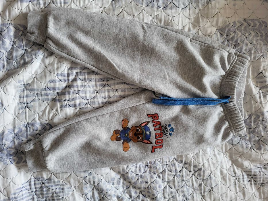 Комплект панталони и блузи 4 г