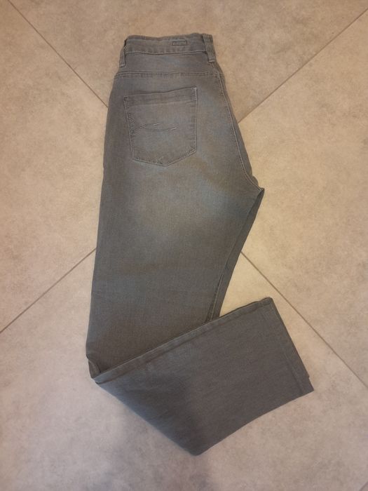 Blugi Dama gri marimea 28 M