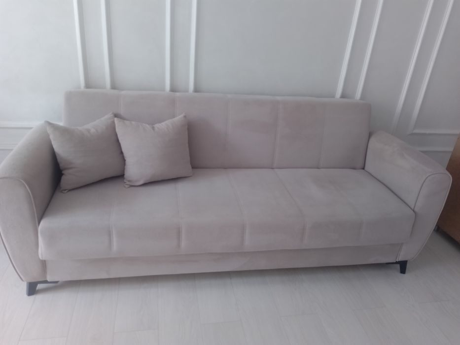 Трехместный диван Италия мебель кухня гостинная зал посуда квартира до