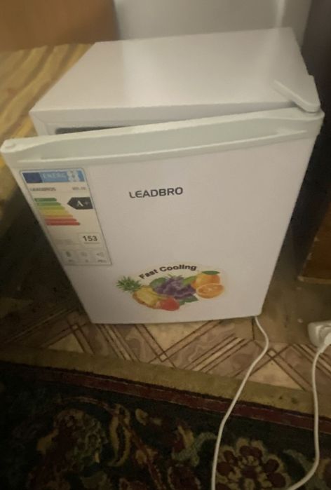 Продам мини холодильник