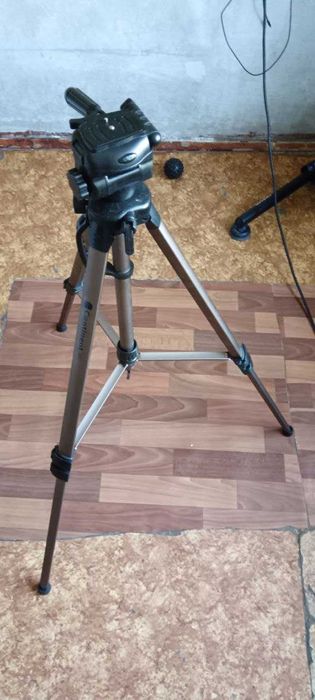 Продам Штатив для фотоаппарата