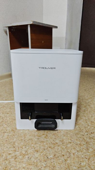 Робот пылесос   E20 TROUVER
