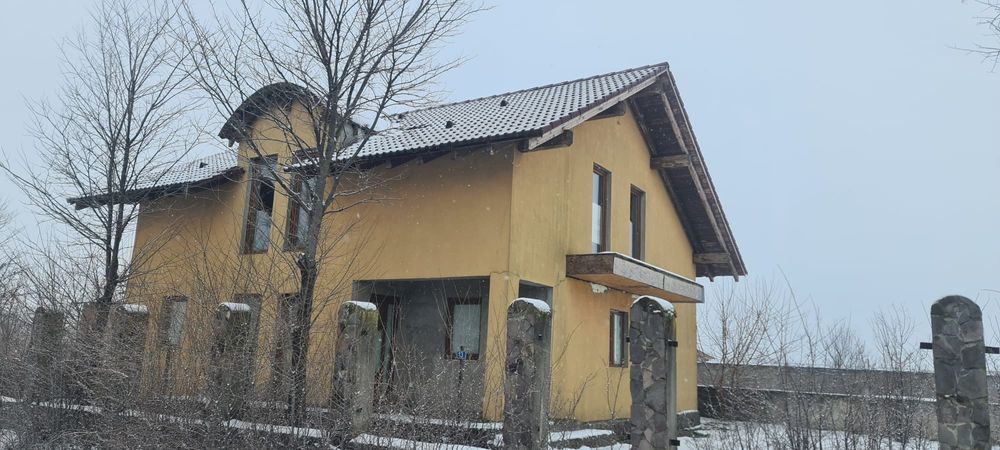 Vând casă în Poroschia