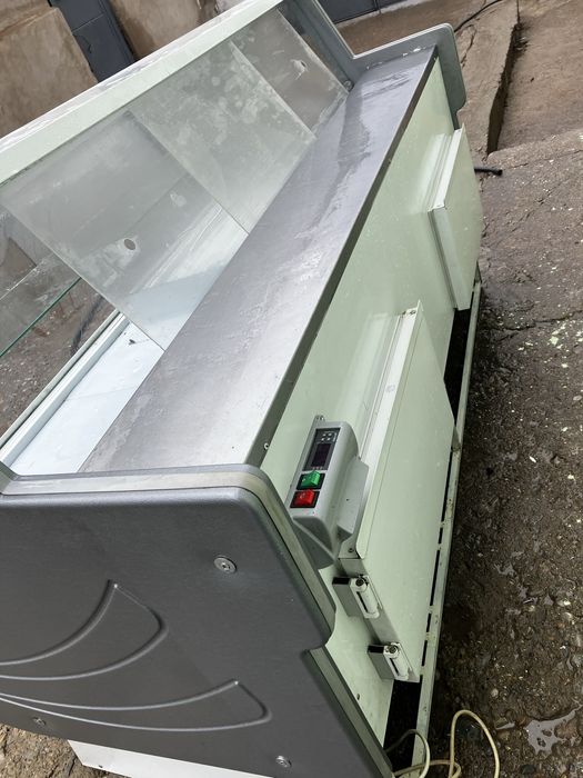 Ветринный холодильник