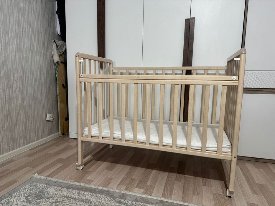 Продам детскую кроватку