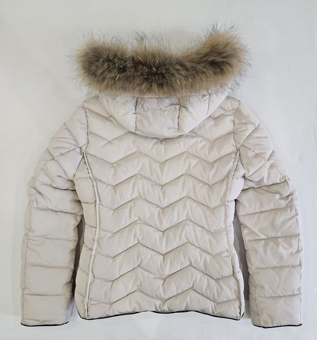 Дамско яке в цвят шампанско с естествен пух на качулката