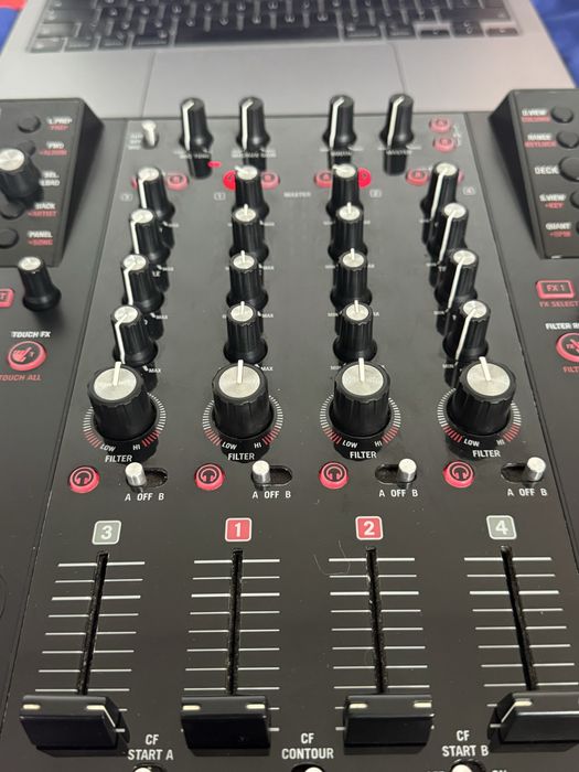 Consola DJ numark nvll