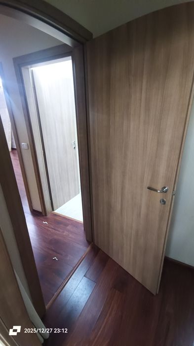 Двери 8 штук б/у