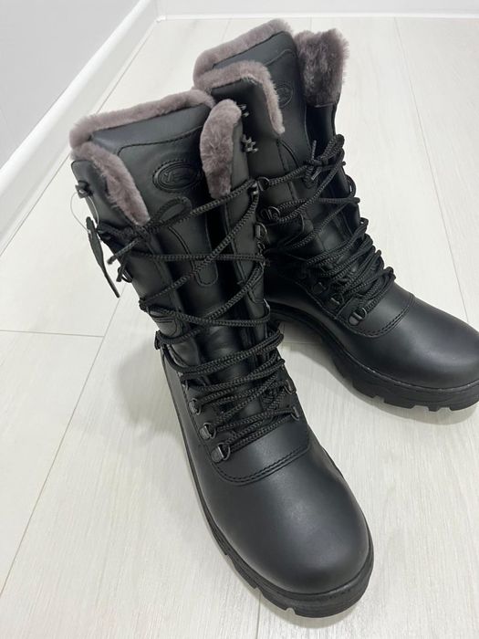 Берцы новые кожанные качественные