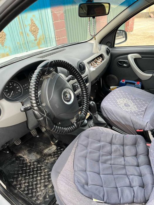 Renault Sandero 2012