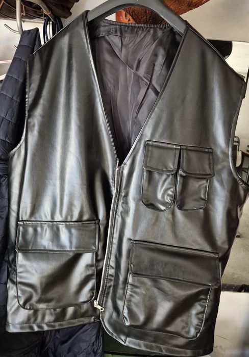 Продам желетку  из  экокожи