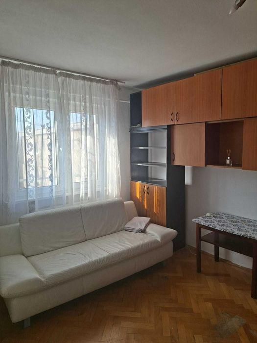 De închiriat apartament 3 camere – Târgu Mureș, str. Hunedoara