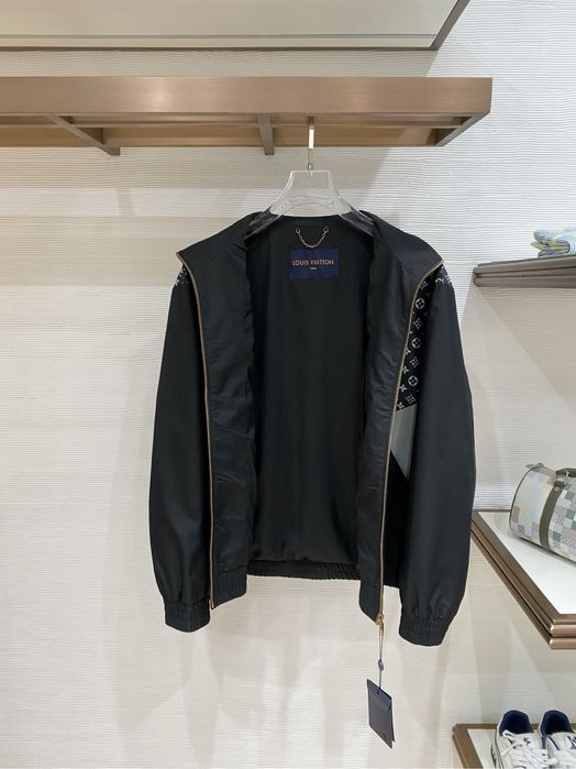 Geaca Louis Vuitton , calitate premium , pe comanda , noua , M