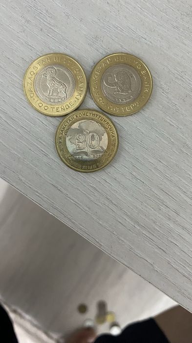 Продам монета 100 тенге.