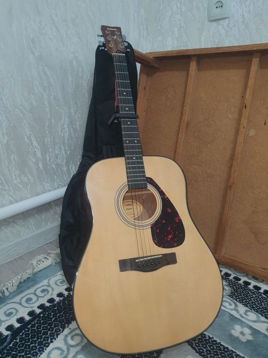 Гитара Yamaha F600