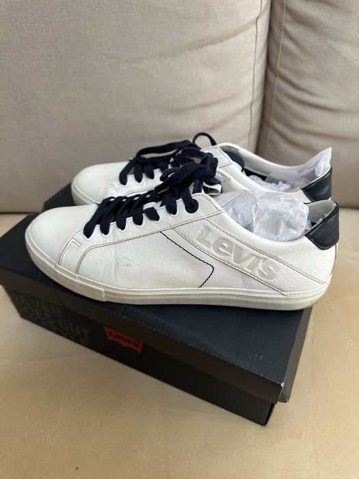 Кроссовки Levis