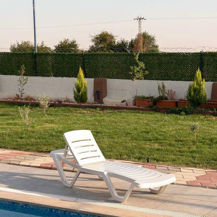 Sezlong de plaja alb rezistent