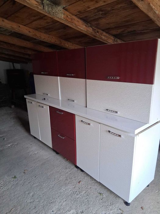 Mobilă de bucătărie completă, 2.40 m, stare foarte bună