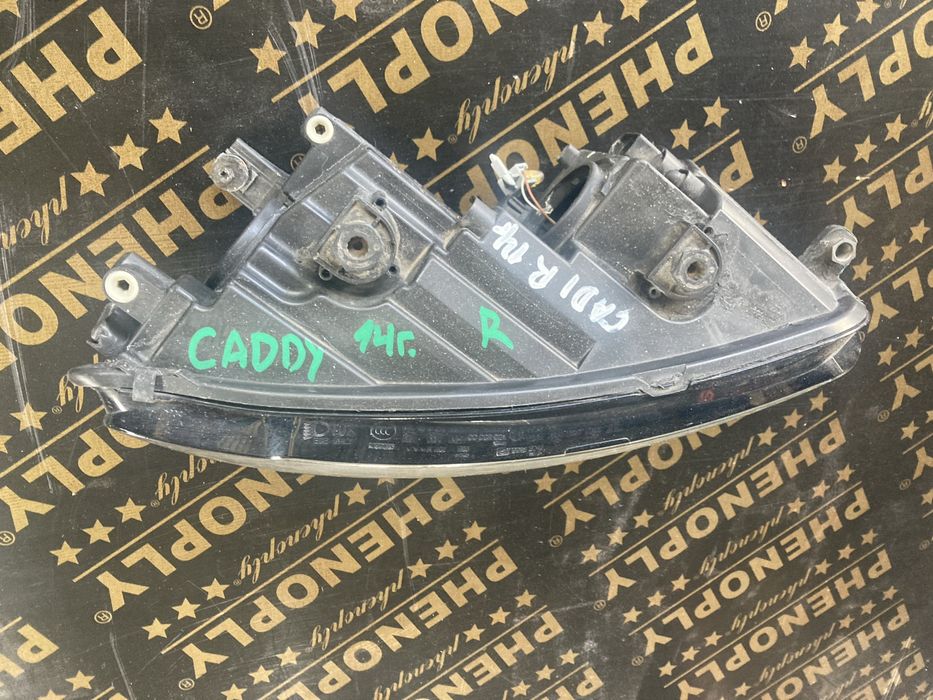 Vw Caddy 2012 година Десен Фар