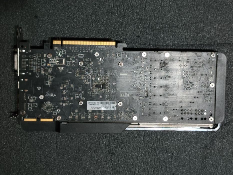Placa video xfx r9 280a semi funcțională