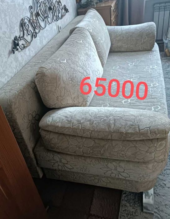 Продам диван раскладной,стулья дубовые Белорусс 6 шт