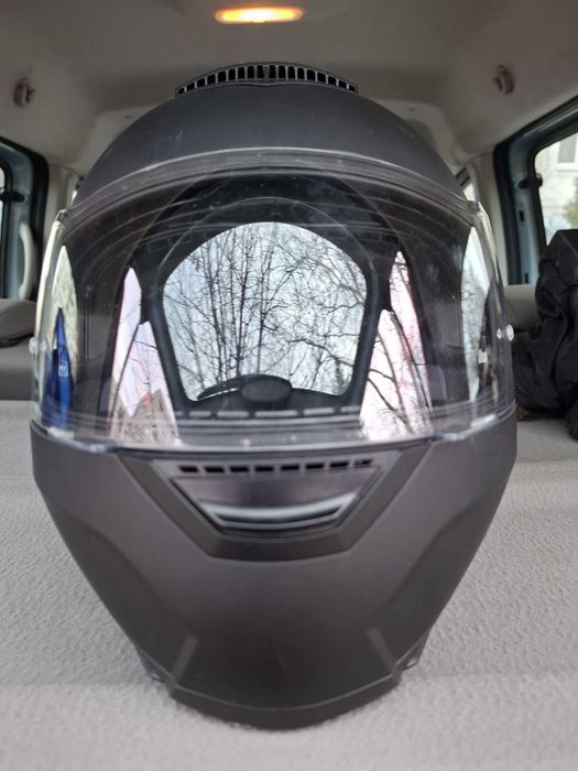 Модуларна каска - нова и куфар за мотор