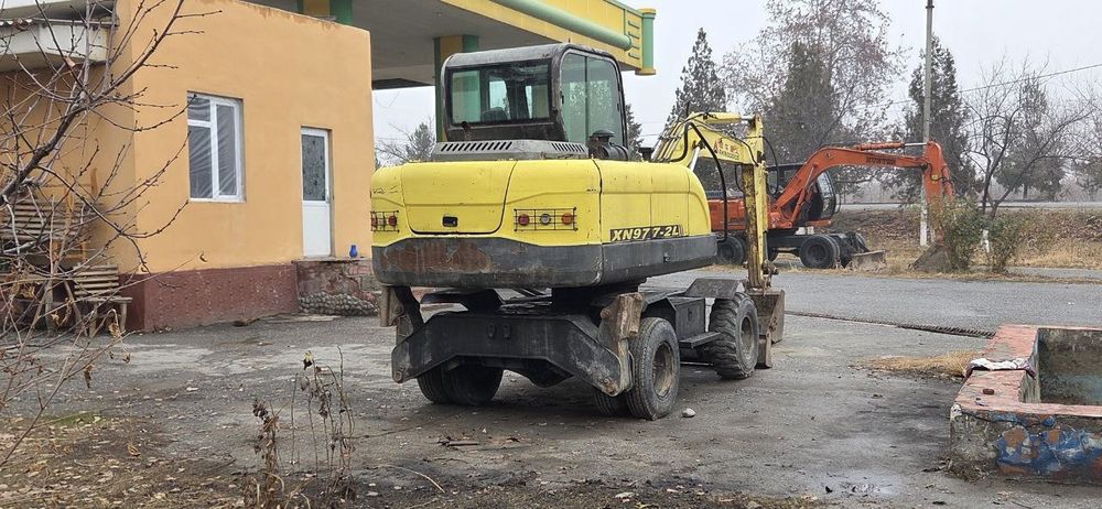 Продаётся экскаватор