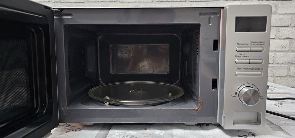 Микроволновая печь Midea AM720C4E-S