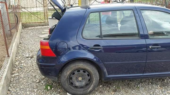 Голф 4 //2 броя на части 1.6 бензин и 1.9 AHF дизел