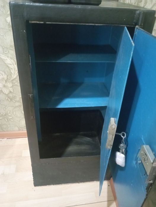 Продам не дорого сейф