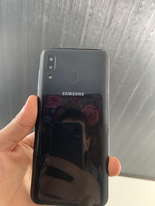 Iphone 12 sotiladi