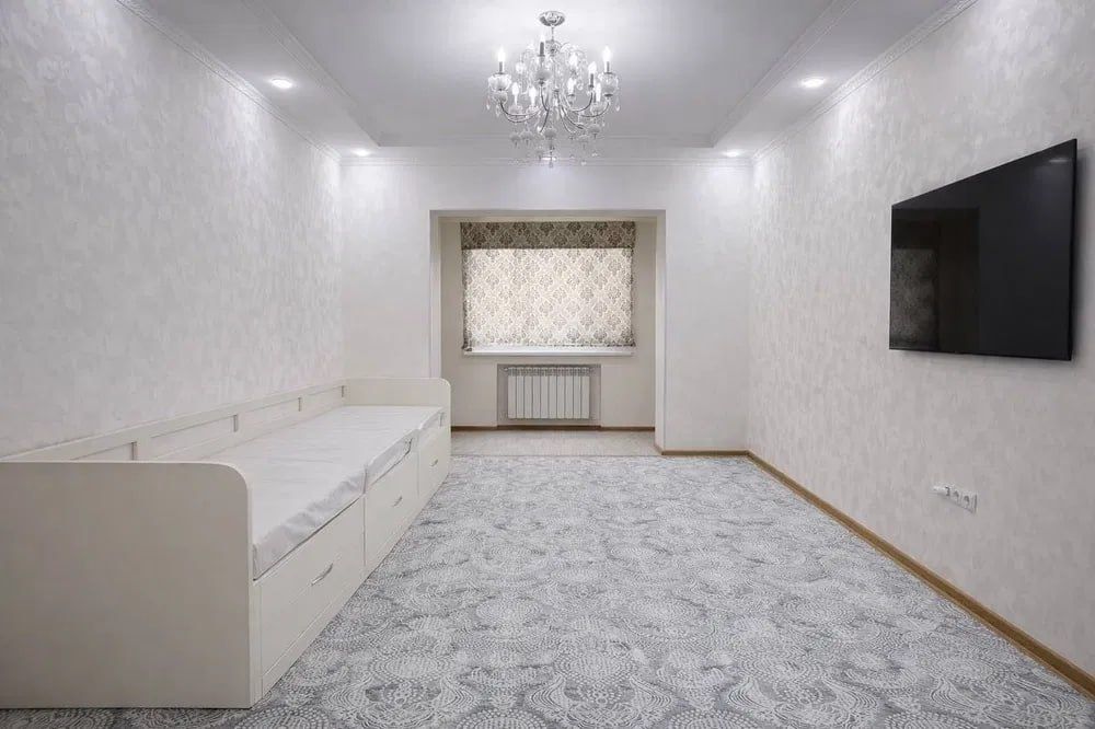 Срочно Продаётся Мирабад Электра Аппарат 2/2/5 ремонт хороший !