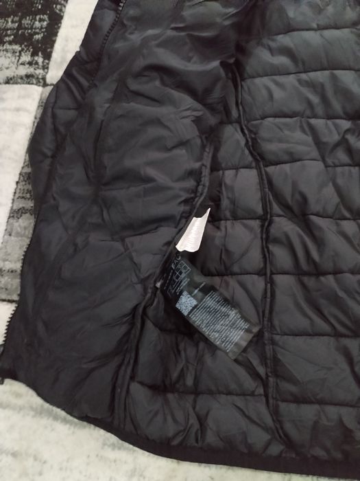 Vând geacă Guess bărbați mărimea S