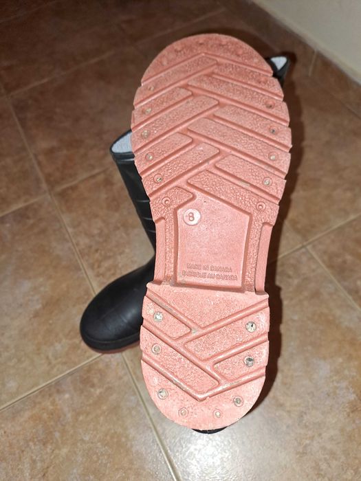 Продавам гумени ботуши