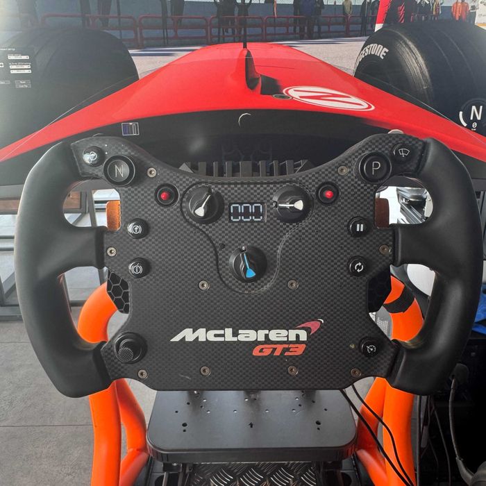 Fanatec CSL DD 8Nm + McLaren GT3 V2 (Метален QR2) + CSL Pedals + Стойка за бюро