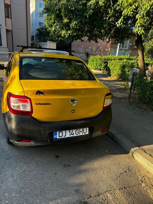 Vand 3 Dacia Logan.