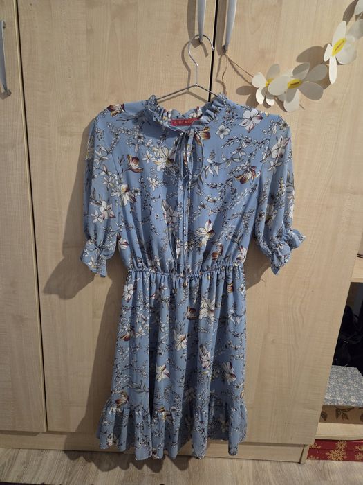 4 ЛЕТНИХ ПЛАТЬЯ, цветочного принта