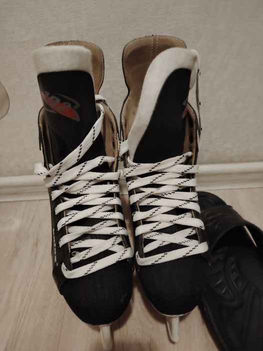 Продам коньки Botas