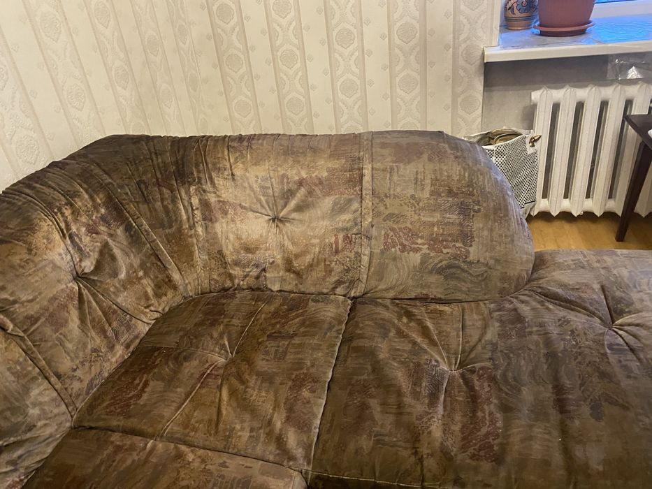 Продам диван угловой и кресло