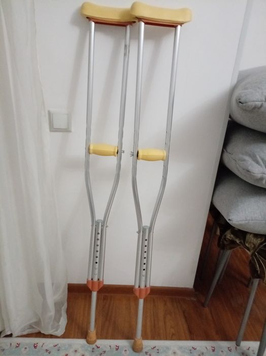 Алюминиевые подмышечные костыли