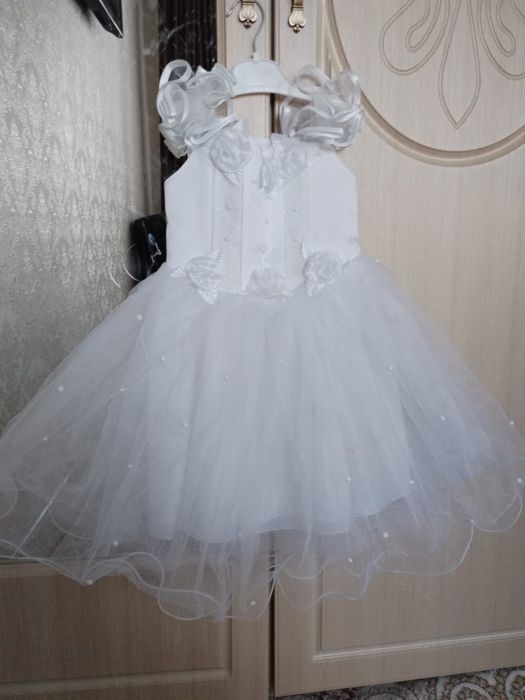 белое детское платье
