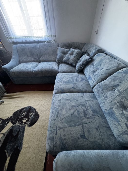 Продам угловой диван с креслом